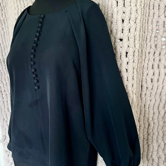 Banana Republic Factory Black Button-Front Blouse (M) - Picture 3 of 13